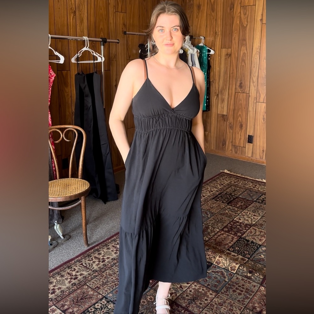 Black Maxi Dress with POCKETS!